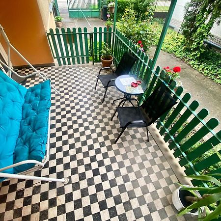 Grany'S Retro Guesthouse Near Budapest Airport 베체스 외부 사진