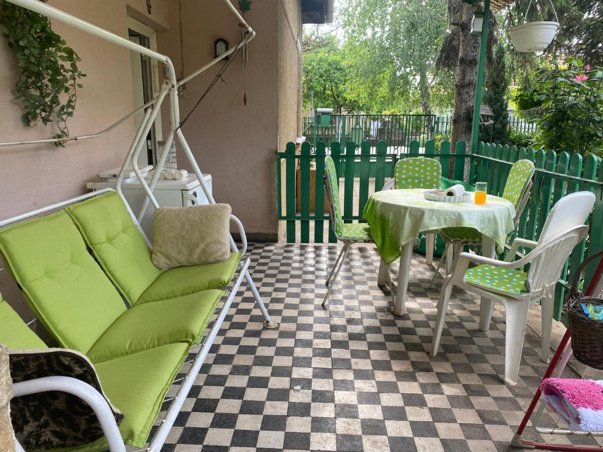 Grany'S Retro Guesthouse Near Budapest Airport 베체스 외부 사진