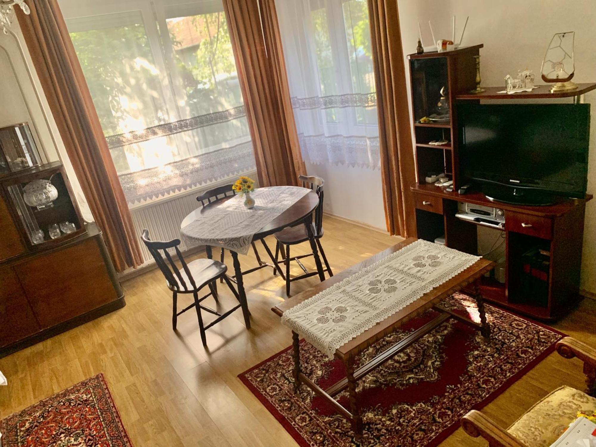 Grany'S Retro Guesthouse Near Budapest Airport 베체스 외부 사진