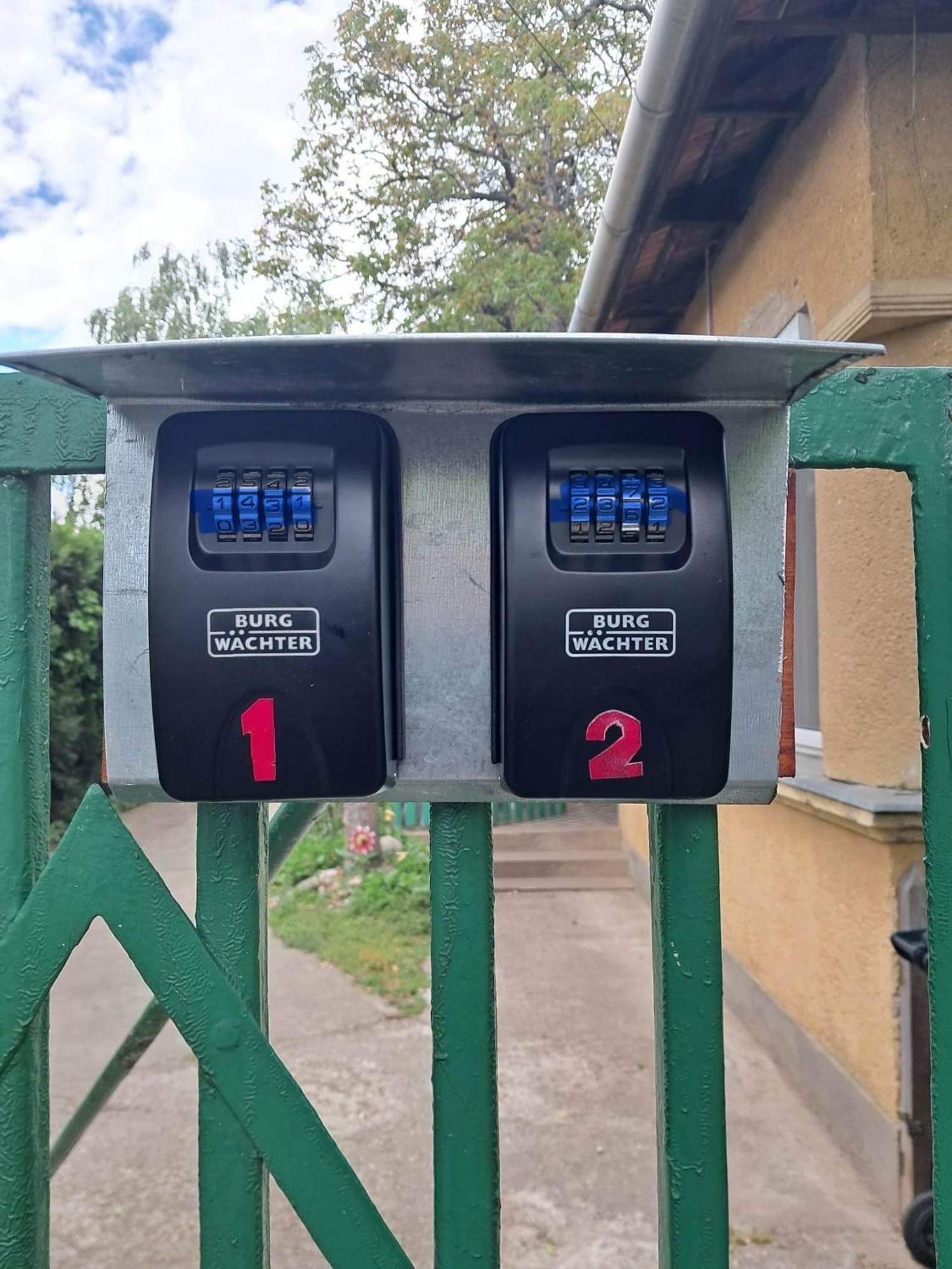 Grany'S Retro Guesthouse Near Budapest Airport 베체스 외부 사진